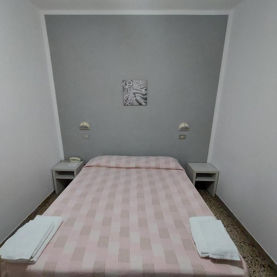 Hotel Villa Alberta B&B Cesenatico Eksteriør billede